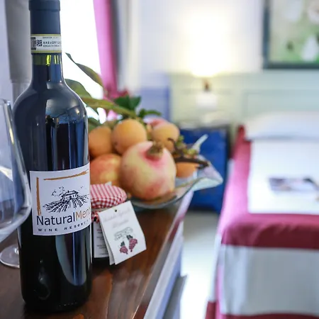 Naturalmente Wine