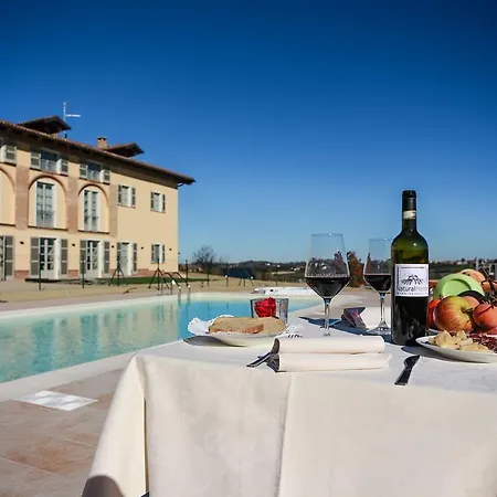 Resort Naturalmente Wine
