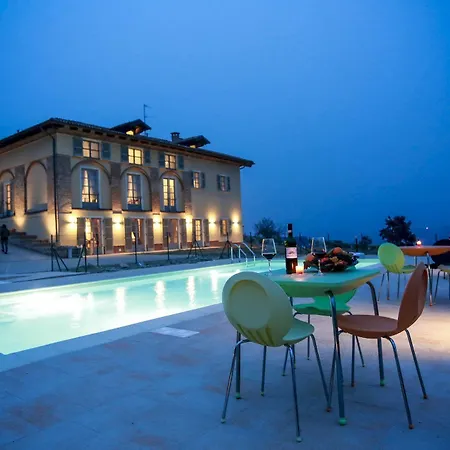 Resort Naturalmente Wine